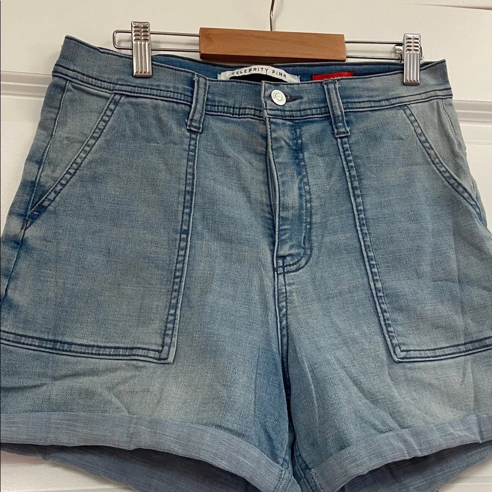 🧡 Junior’s denim shorts